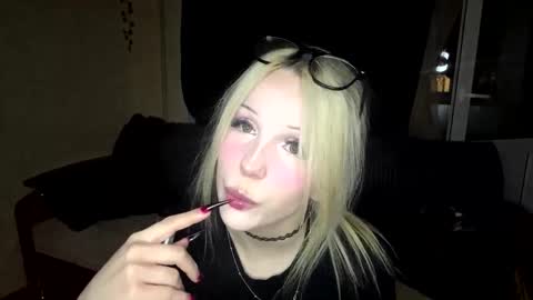 Lily online show from 03-25-26, 06:58