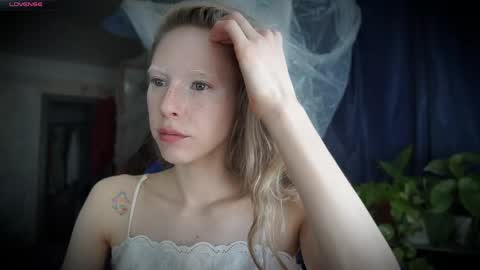 Snapshot of radiant_ada chatting on 06-03-26, 11:35 ada online show from 06-03-26, 11:35