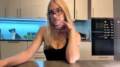 Mila online show from 04-20-26, 03:59