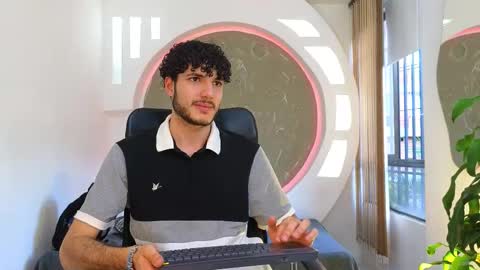 R A F A E L online show from 09-09-25, 10:20