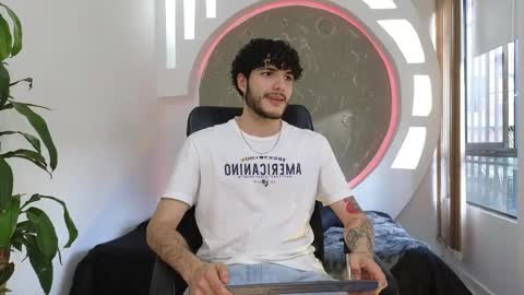 R A F A E L online show from 09-23-25, 09:51