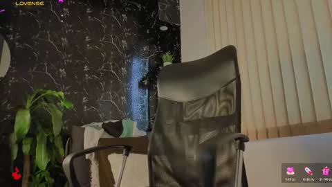 R A F A E L online show from 01-18-26, 08:12