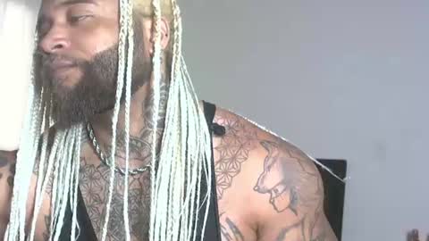 Snapshot of ragnarrock25 chatting on 06-25-26, 04:33 ragnar online show from 06-25-26, 04:33