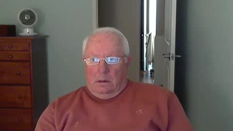 raiderman215 online show from 12-08-24, 03:13