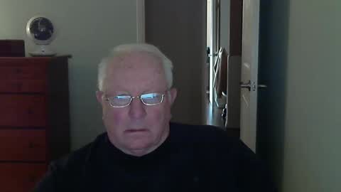 raiderman215 online show from 12-10-24, 06:06