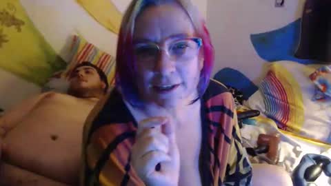 Snapshot of rainbow_n_lucky chatting on 12-22-25, 05:37 RainbowNLucky online show from 12-22-25, 05:37