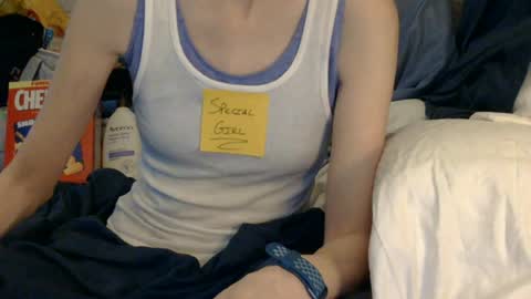 RainyDayEm online show from 08-06-26, 03:52