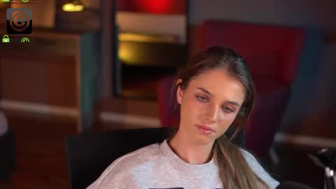 Raisa online show from 10-06-25, 05:43