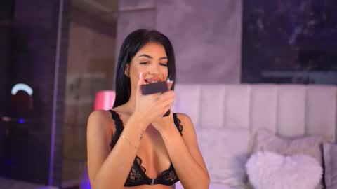 Snapshot of raisakali chatting on 09-21-25, 03:35 Raisa online show from 09-21-25, 03:35