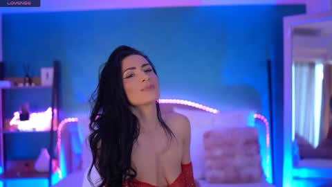 RaisaVawn online show from 05-29-26, 06:33