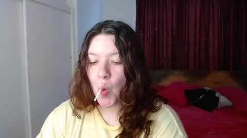 Snapshot of ramona15 chatting on 05-12-26, 10:29 Ramona online show from 05-12-26, 10:29