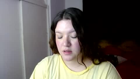 Snapshot of ramona15 chatting on 05-23-26, 01:22 Ramona online show from 05-23-26, 01:22