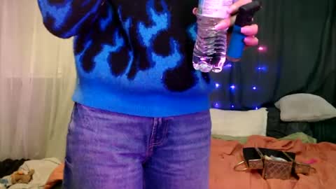 Snapshot of ramonaquinn chatting on 01-21-25, 05:38 RAMONA Q online show from 01-21-25, 05:38