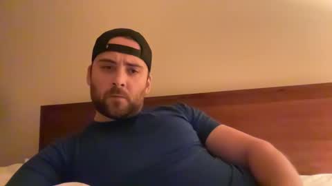 Snapshot of randomdude5950 chatting on 11-12-25, 01:28 randomdude5950 online show from 11-12-25, 01:28