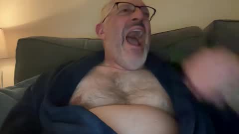 Snapshot of randyboyandy chatting on 10-23-25, 06:39 randyboyandy online show from 10-23-25, 06:39