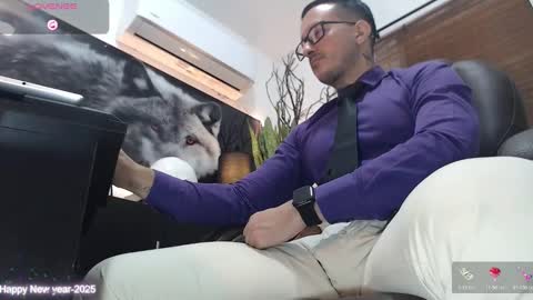 Snapshot of randylukehot chatting on 02-21-25, 09:13 randylukehot online show from 02-21-25, 09:13