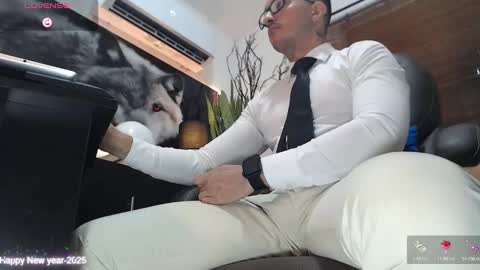 Snapshot of randylukehot chatting on 02-25-25, 07:25 randylukehot online show from 02-25-25, 07:25