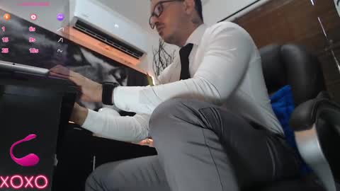 Snapshot of randylukehot chatting on 09-13-25, 06:08 randylukehot online show from 09-13-25, 06:08