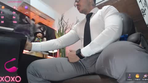 Snapshot of randylukehot chatting on 10-12-25, 09:41 randylukehot online show from 10-12-25, 09:41