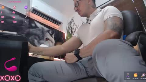 Snapshot of randylukehot chatting on 10-19-25, 05:35 randylukehot online show from 10-19-25, 05:35