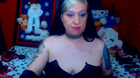 Snapshot of randymaturex01 chatting on 12-15-24, 08:36 Sonia online show from 12-15-24, 08:36