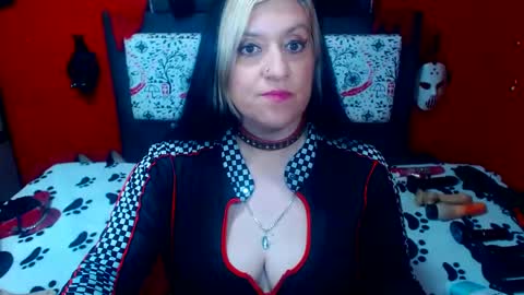 Snapshot of randymaturex01 chatting on 01-23-25, 04:09 Sonia online show from 01-23-25, 04:09