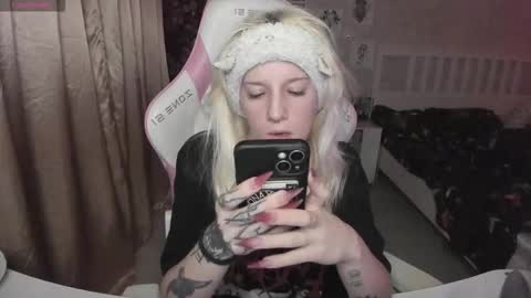 Rapunzel online show from 12-20-25, 02:02