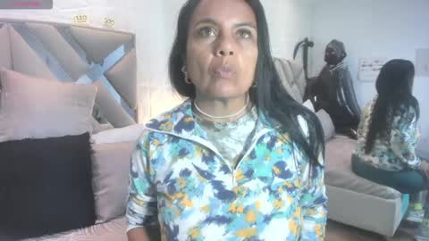 Raquel Moore  online show from 11-05-25, 11:32