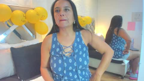 Raquel Moore  online show from 12-22-25, 06:05