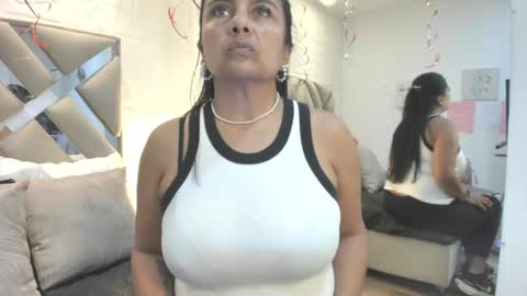 Raquel Moore  online show from 02-24-26, 12:25