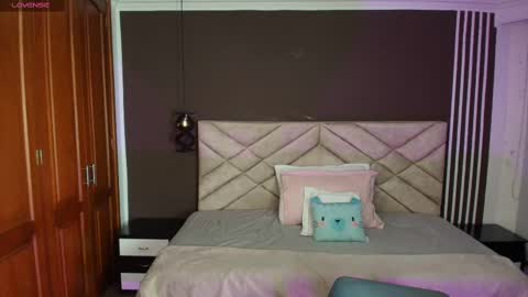 Raquel online show from 02-15-25, 11:39