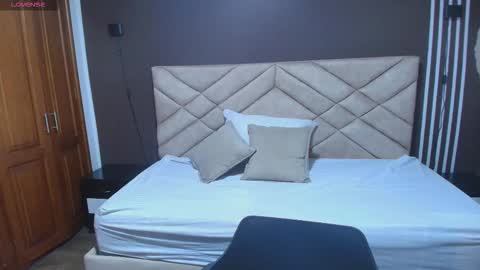 Raquel online show from 11-11-25, 11:43