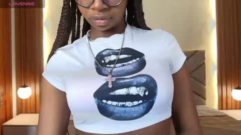 Raquel online show from 06-15-26, 11:56