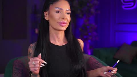 Raquelle online show from 12-21-24, 06:55