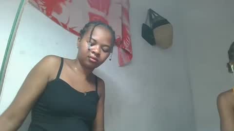 Snapshot of ratsiranella chatting on 11-10-25, 11:31 ratsiranella online show from 11-10-25, 11:31