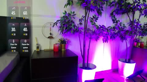 Raven Foxxy online show from 04-05-26, 05:15