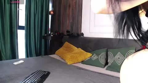 Raven Foxxy online show from 04-10-26, 05:45