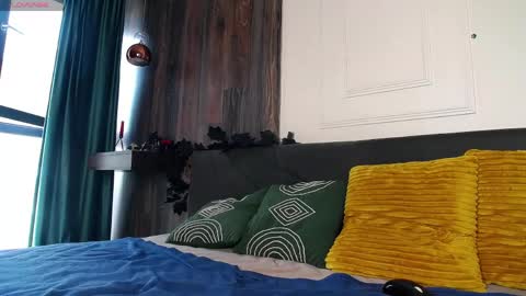 Raven Foxxy online show from 04-14-26, 06:08