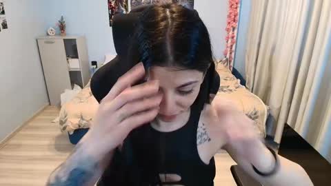 Snapshot of raven_haired_goddess chatting on 05-04-26, 07:04 raven_haired_goddess online show from 05-04-26, 07:04
