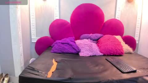 raven_loove online show from 05-13-26, 07:11