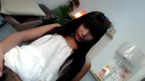 Snapshot of ravenblissx chatting on 06-13-26, 05:00 ravenblissx online show from 06-13-26, 05:00