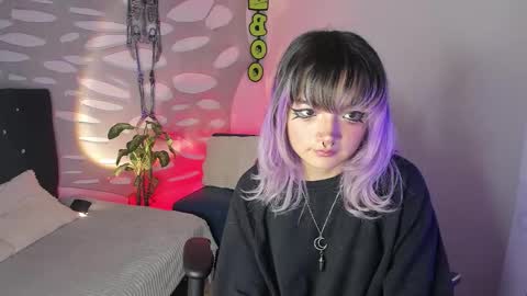 ravencollen online show from 10-20-25, 02:06