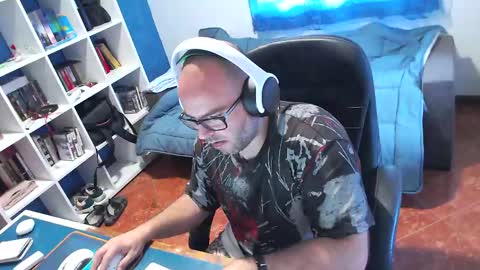 Snapshot of ravingr3d3 chatting on 04-30-26, 08:31 ravingr3d3 online show from 04-30-26, 08:31