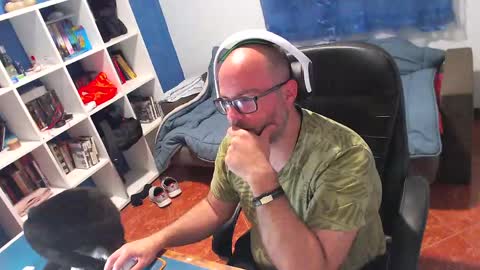Snapshot of ravingr3d3 chatting on 05-04-26, 09:55 ravingr3d3 online show from 05-04-26, 09:55