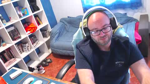 Snapshot of ravingr3d3 chatting on 05-06-26, 02:00 ravingr3d3 online show from 05-06-26, 02:00