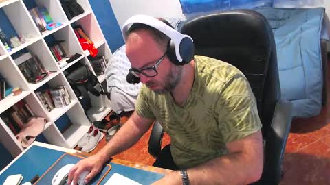 Snapshot of ravingr3d3 chatting on 05-19-26, 07:58 ravingr3d3 online show from 05-19-26, 07:58