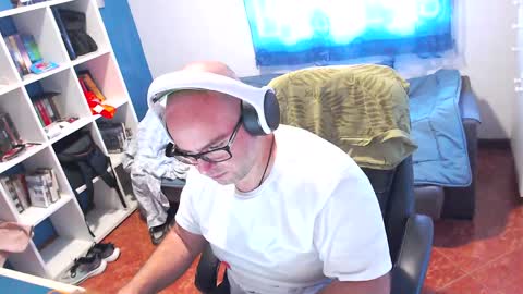 Snapshot of ravingr3d3 chatting on 05-20-26, 11:16 ravingr3d3 online show from 05-20-26, 11:16