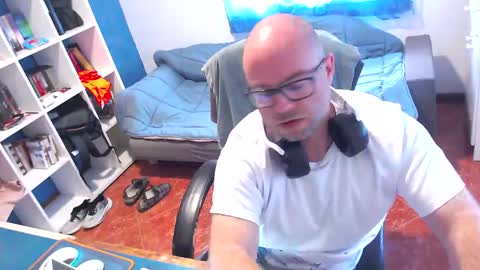 Snapshot of ravingr3d3 chatting on 05-22-26, 10:43 ravingr3d3 online show from 05-22-26, 10:43