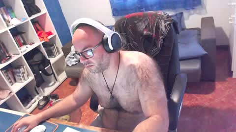 Snapshot of ravingr3d3 chatting on 05-26-26, 11:39 ravingr3d3 online show from 05-26-26, 11:39