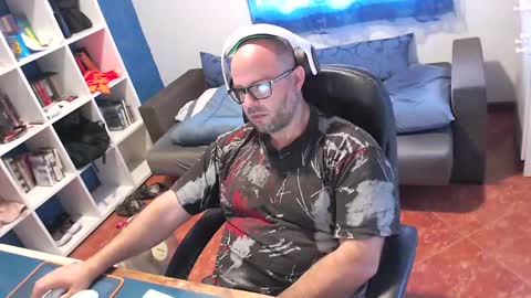 Snapshot of ravingr3d3 chatting on 05-27-26, 08:33 ravingr3d3 online show from 05-27-26, 08:33
